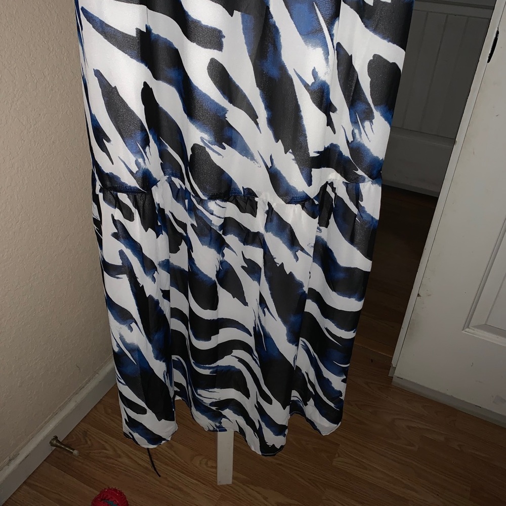 Long Flowy Dress - Picture 3 of 4